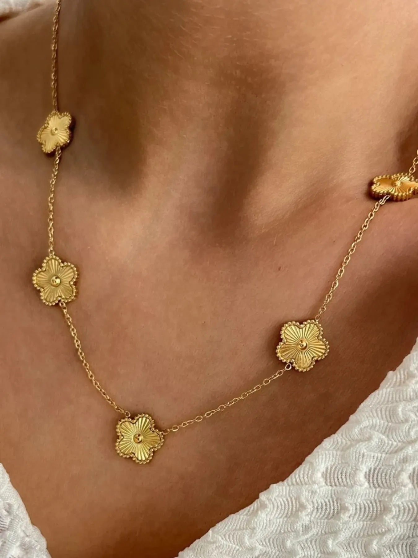 Elegant 18K Gold-Plated Flower Chain Necklace with Textured Floral Charms