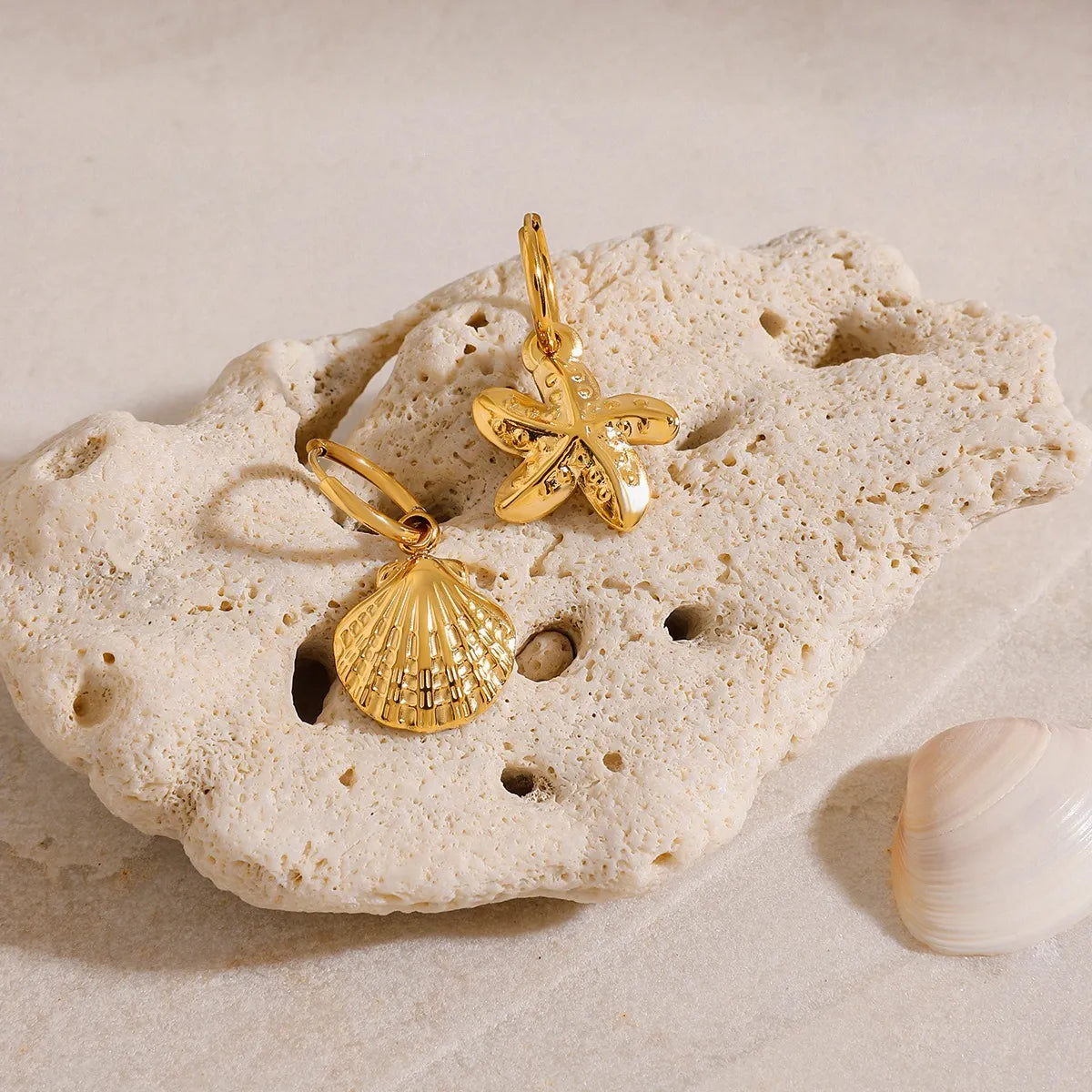 18K Gold-Plated Vintage Seashell And Starfish Drop Earrings - Elegant Beach-Inspired Jewelry