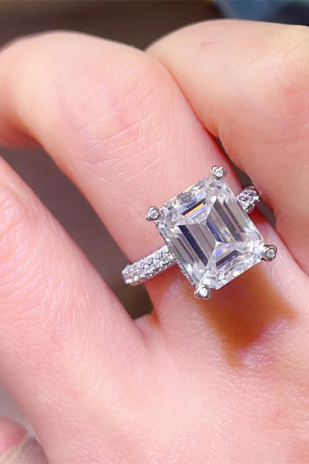 Gorgeous 5 Carat Moissanite Ring in 925 Sterling Silver with Certificate & Box