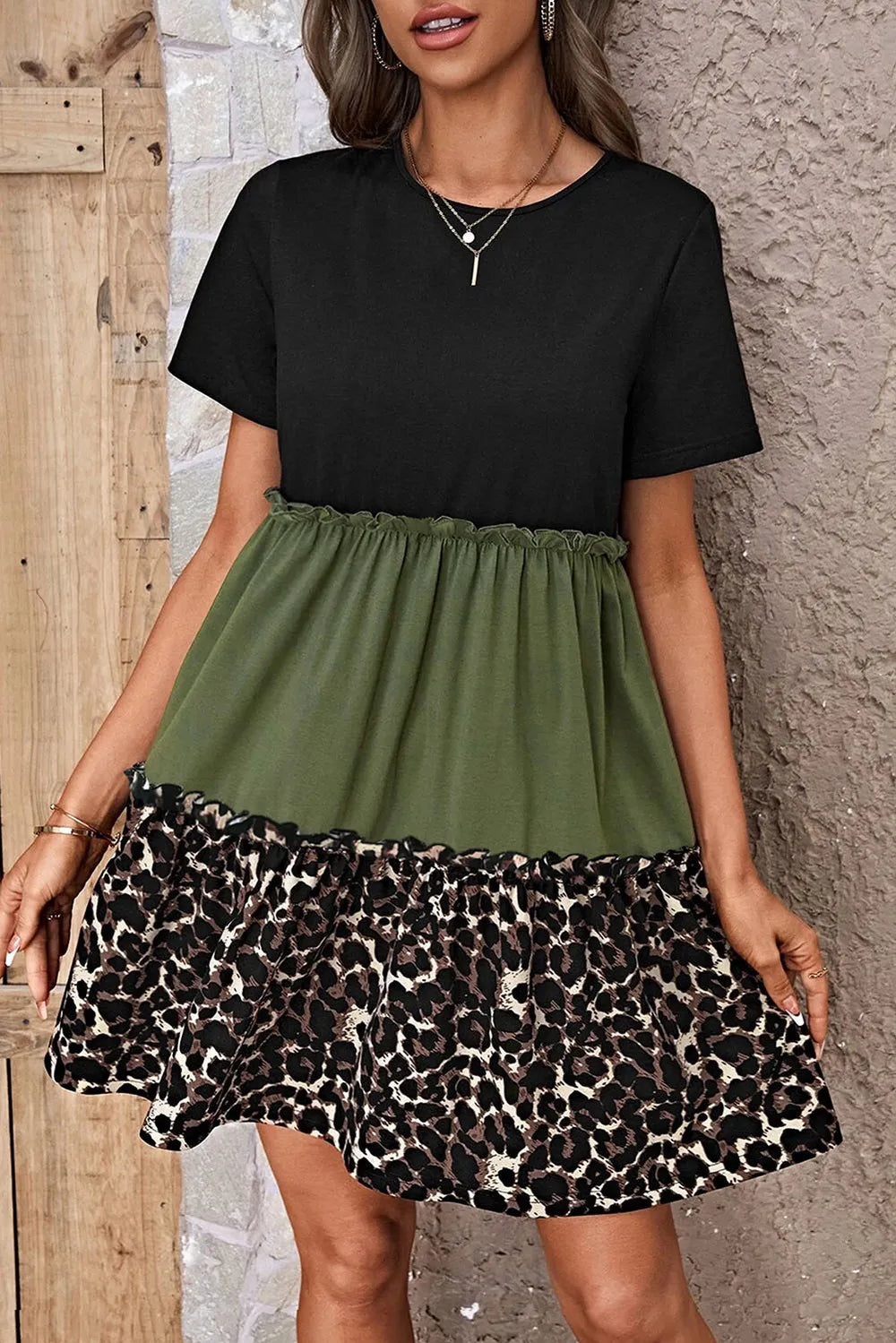 Stylish Leopard Print Round Neck Short Sleeve Dress for Effortless Chic Looks
