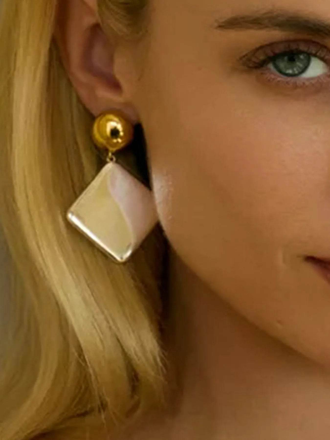 Elegant 18K Gold-Plated Square Shape Drop Earrings for Modern Women - Minimalist Geometric Design