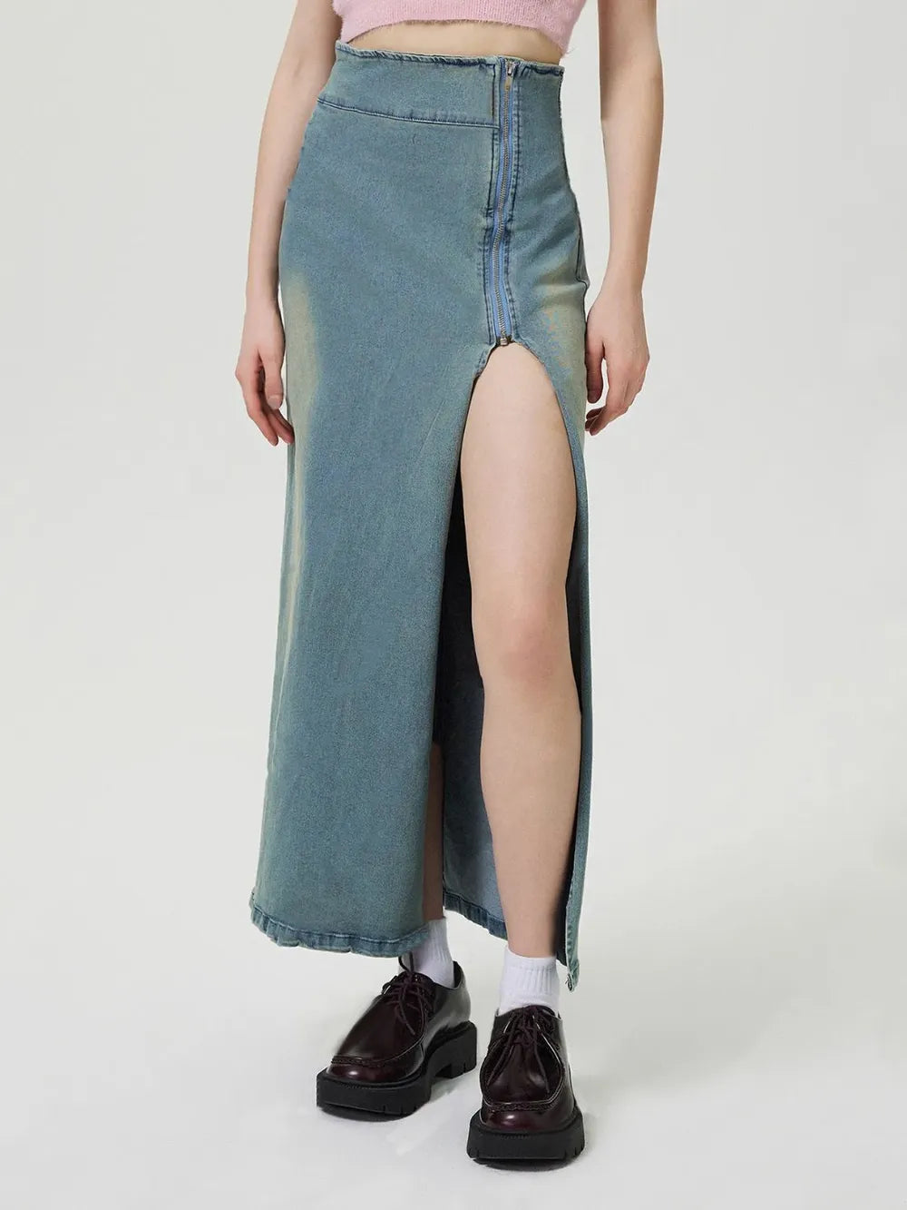 Stylish Slit Denim Skirt with Zip Closure - 85% Cotton Blend for Comfortable Fit