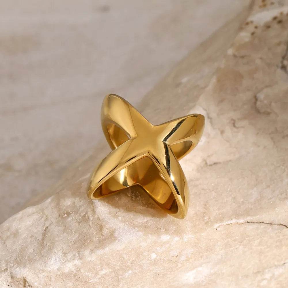 18K Gold-Plated Crisscross Ring | Elegant Stainless Steel Design | Size 7 - Store 42