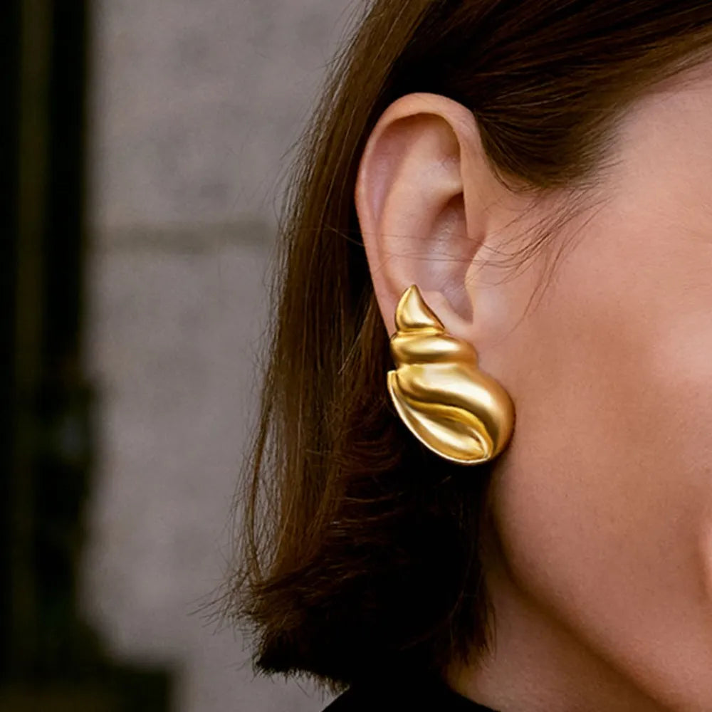 Elegant 18K Gold-Plated Conch Earrings - Stylish and Lightweight Stainless Steel Jewelry