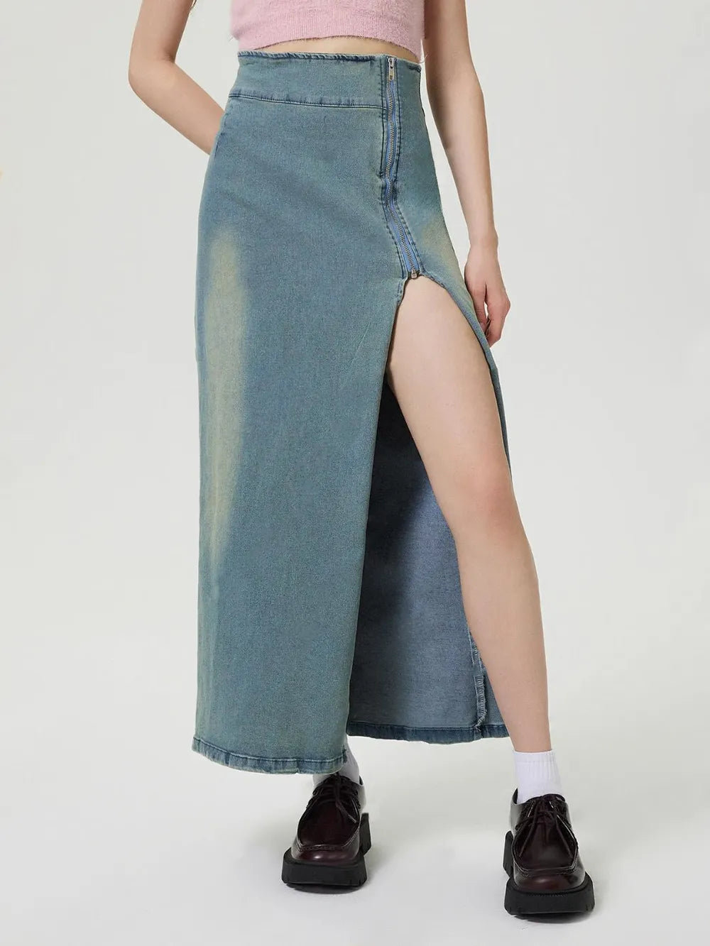 Stylish Slit Denim Skirt with Zip Closure - 85% Cotton Blend for Comfortable Fit