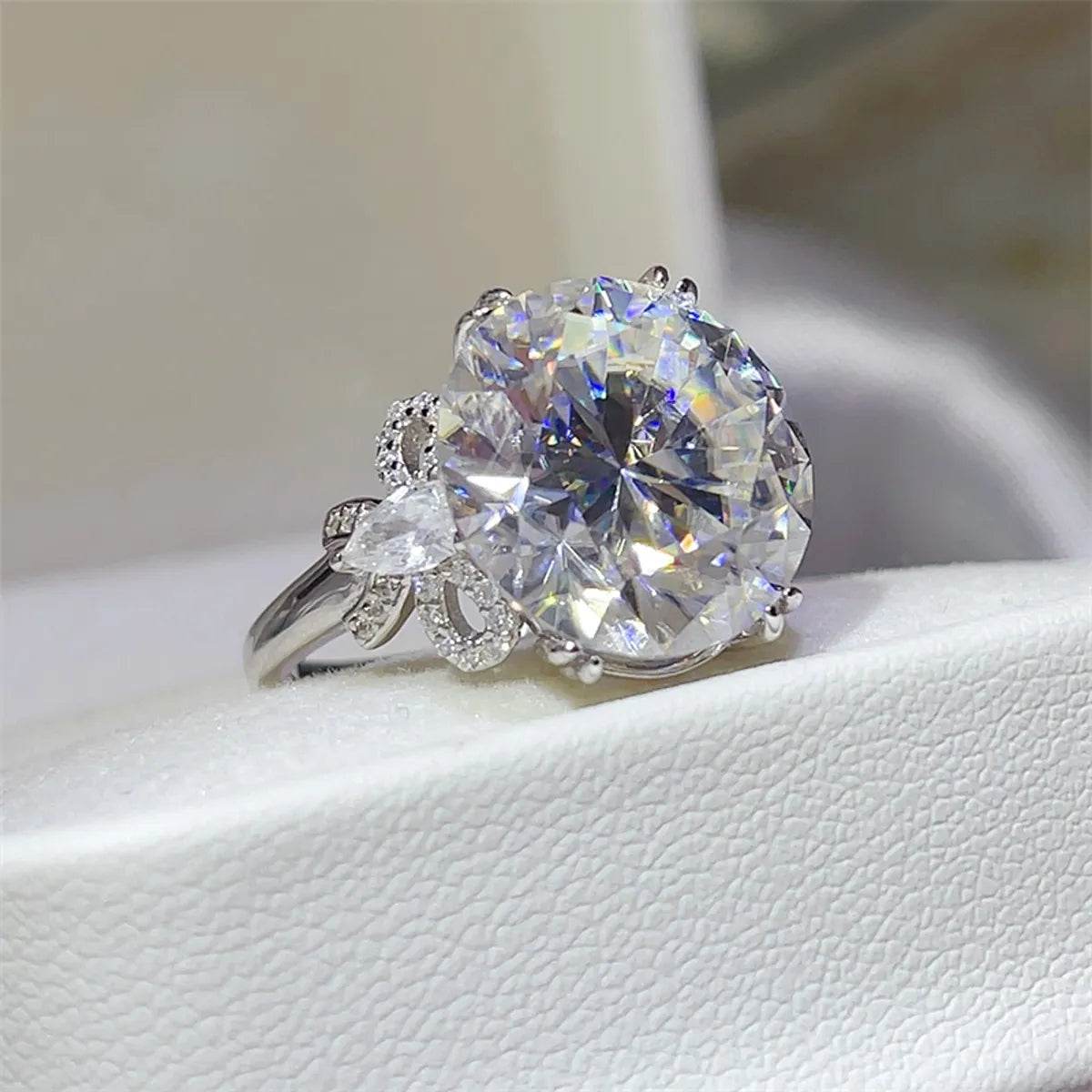 10 Carat Moissanite Ring in 925 Sterling Silver with Certificate and Warranty - Store 42