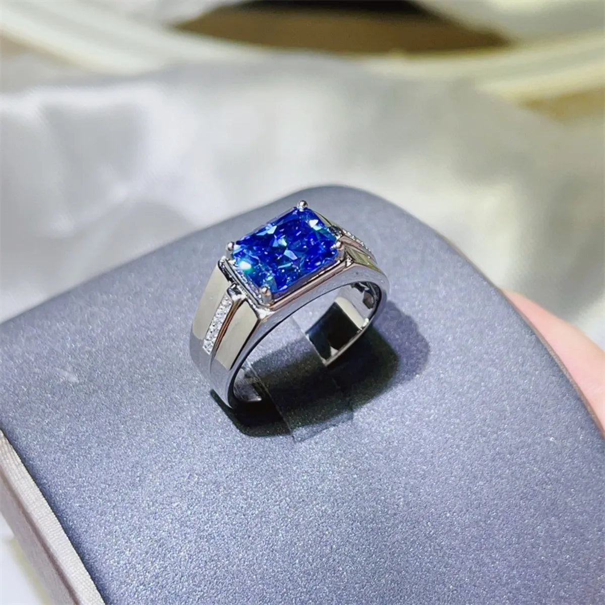 2 Carat Moissanite Ring in 925 Sterling Silver with Platinum-Plated Finish - Includes Box & Certificate