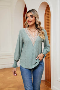 Stylish Contrast Flounce Sleeve Blouse - Opaque, Slightly Stretchy, Perfect for Casual Outings - Store 42