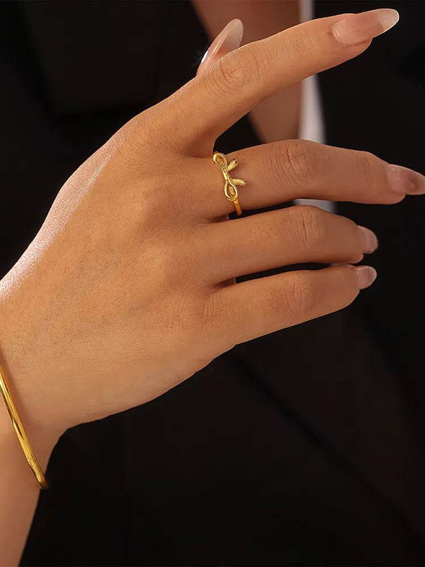 Elegant 18K Gold-Plated Stainless Steel Bow Ring - Unique Statement Jewelry
