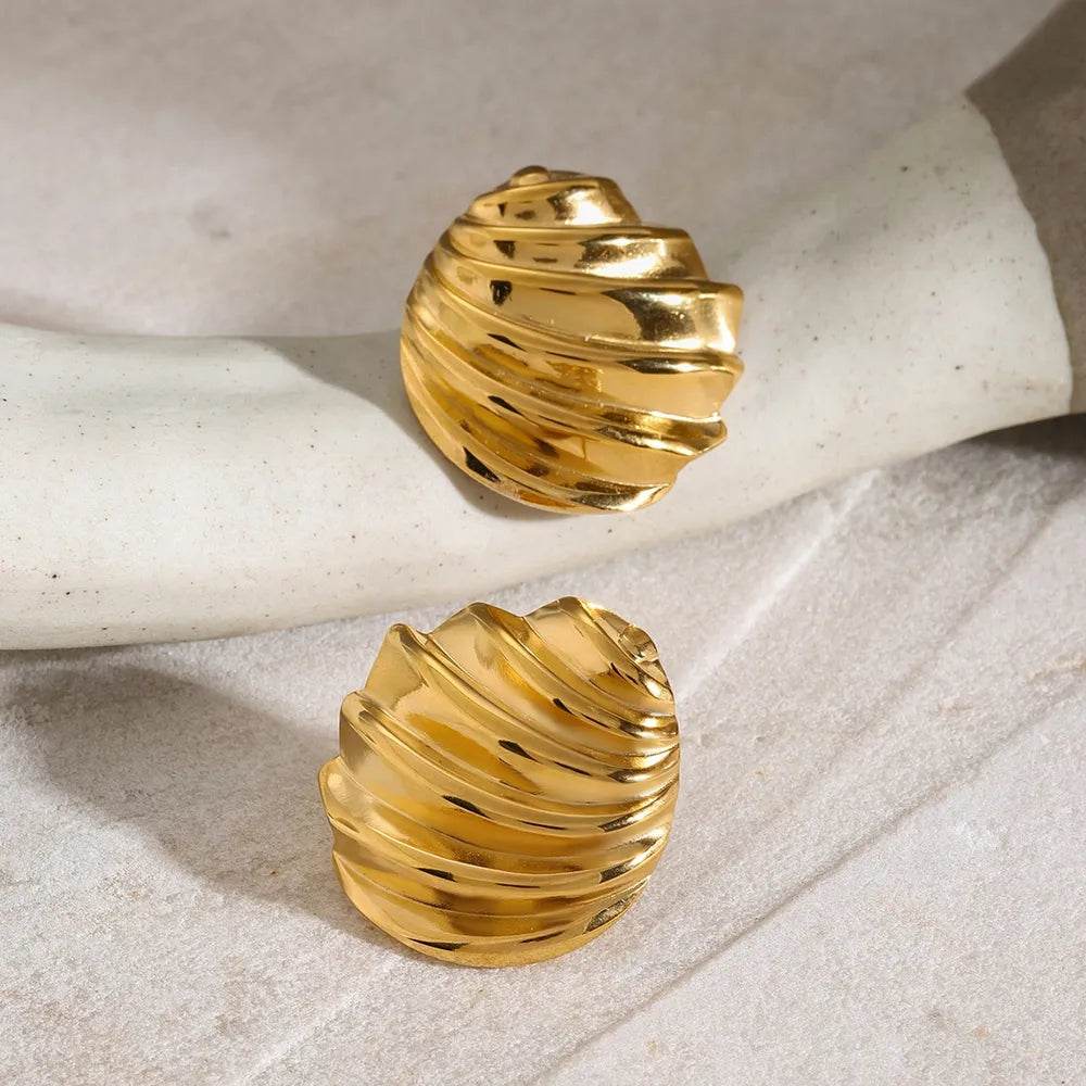 18K Gold-Plated Stainless Steel Shell Shape Stud Earrings - Elegant and Lightweight - Store 42