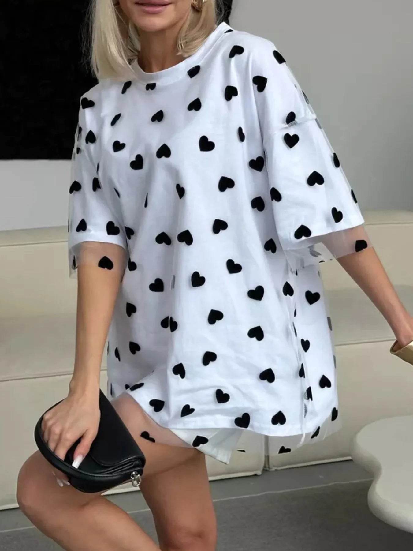 Trendy Heart Print Oversized T-Shirt in 100% Polyester – Stylish and Comfy Casual Wear - Store 42