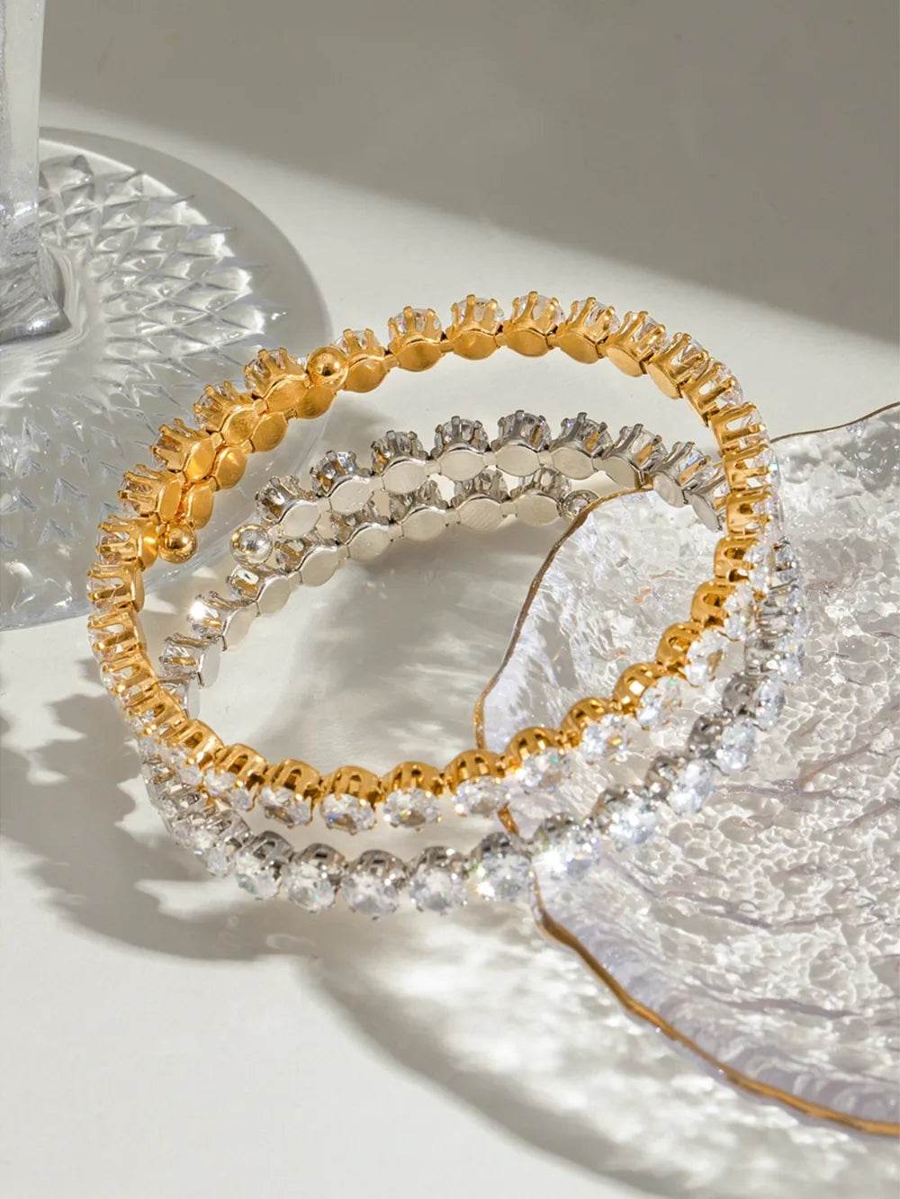 Elegant 18K Gold-Plated Stainless Steel Bracelet With Zircon Inlay – Unique Gift Idea - Store 42