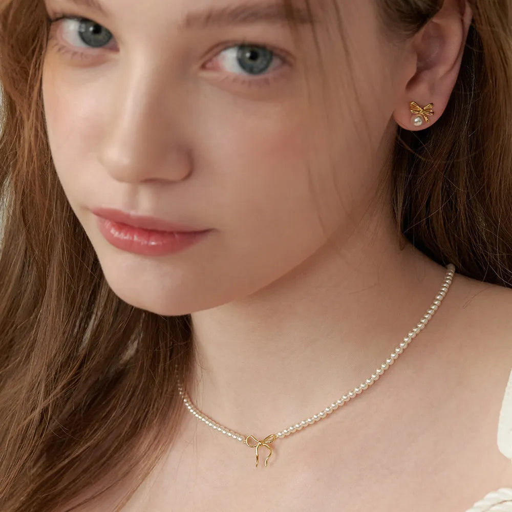 Elegant 14K Gold-Plated Copper Pearls Bow Necklace - Unique Synthetic Pearl Jewelry
