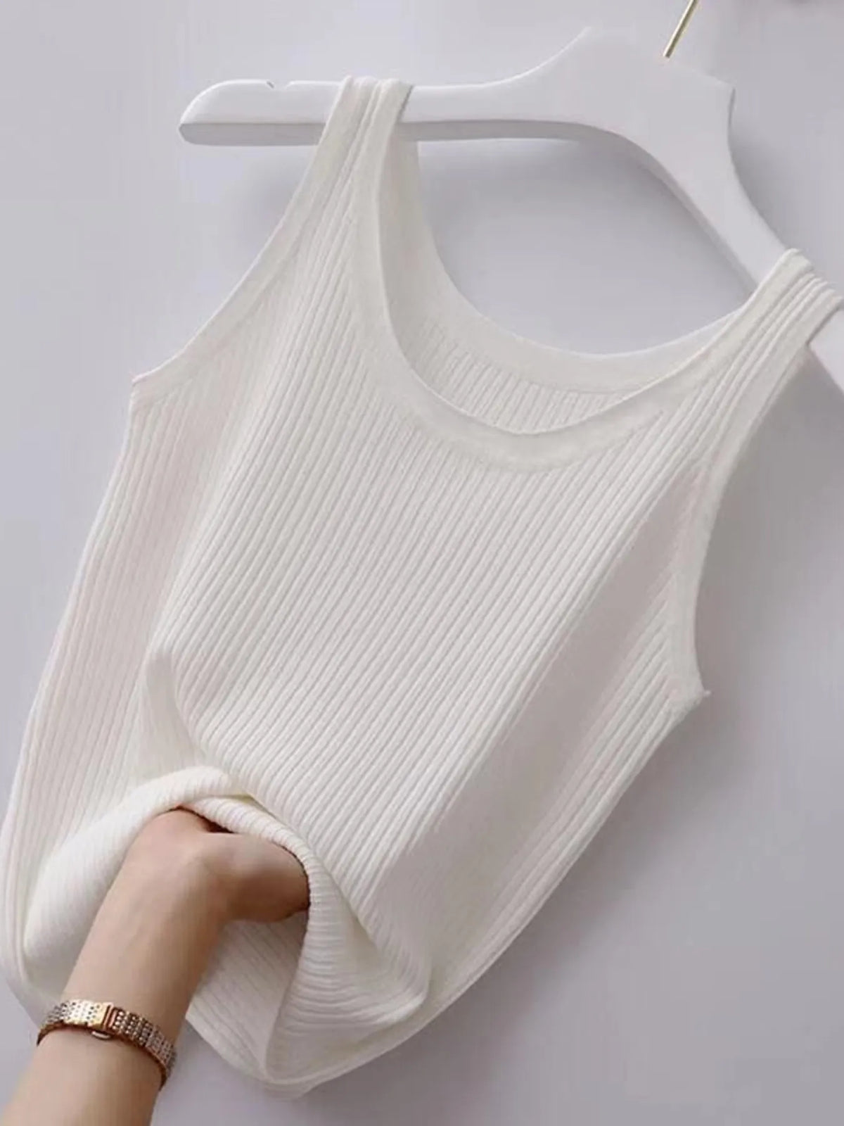 White / M