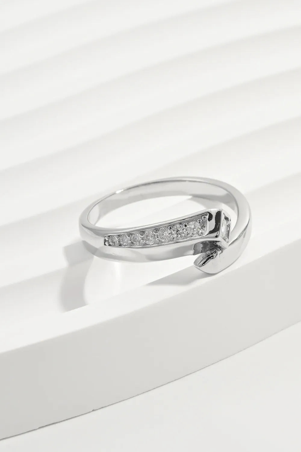 Adjustable 925 Sterling Silver Ring with Inlaid Zircon and Platinum Plating - Elegant Jewelry Gift