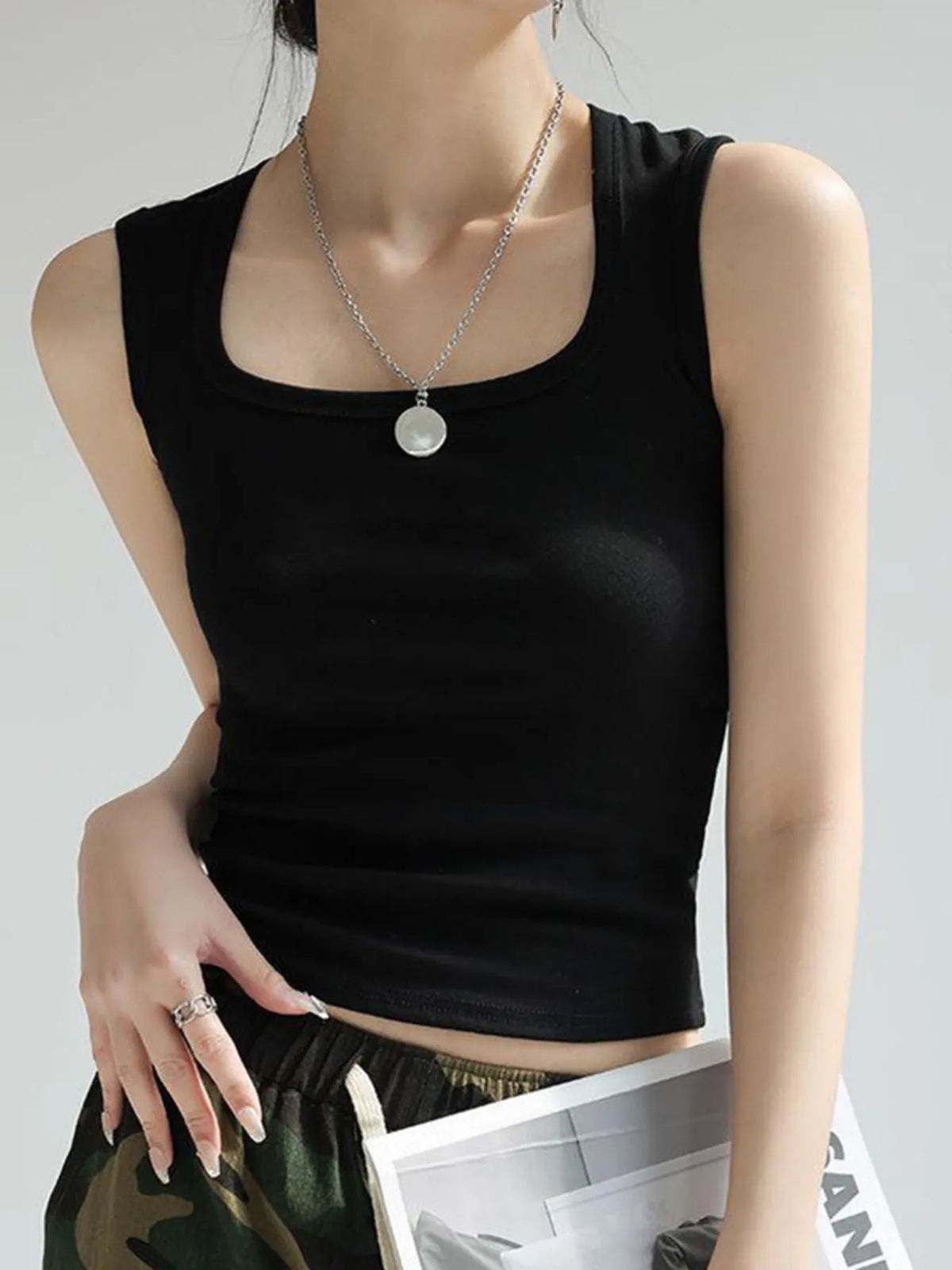Black / M