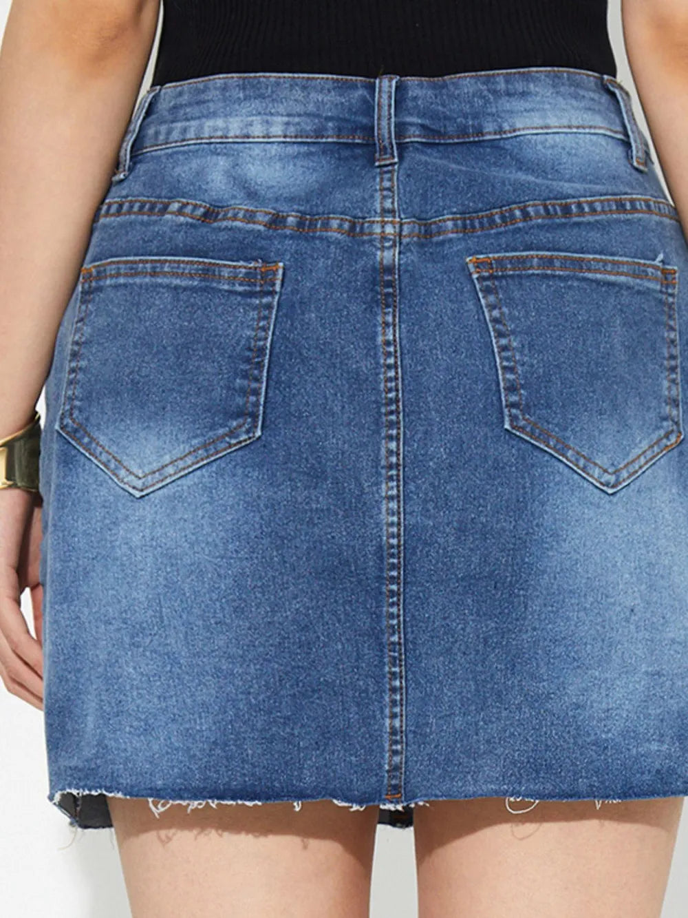 Stylish Pocketed Button-Up Denim Skirt for Women - Slightly Stretchy, Classic Fit
