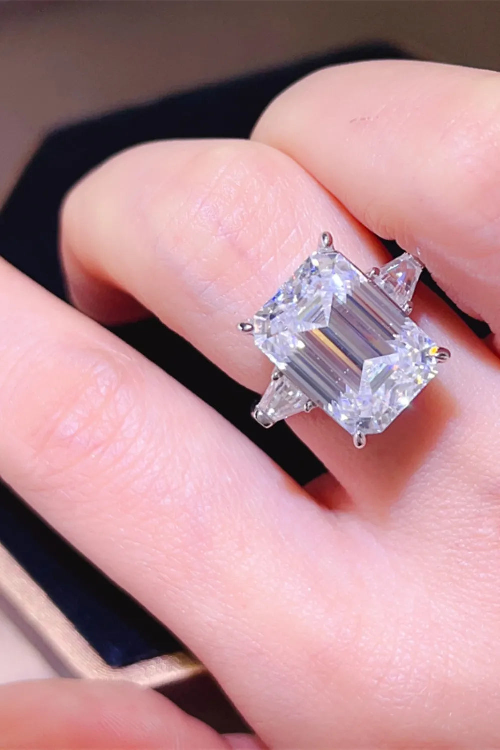 Stunning 5 Carat Moissanite Ring in 925 Sterling Silver - Elegant & Durable Jewelry