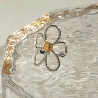 Elegant Two-Tone Daisy Flower Ring with Gold-Toned Center – Floral Inspired Jewelry - Store 42