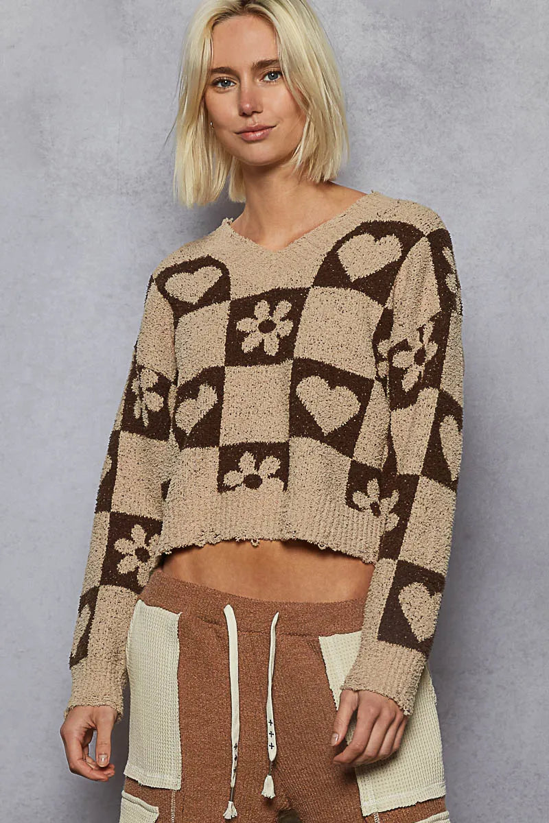 Stylish Cropped POL V-Neck Sweater with Checkered Heart Pattern in Warm Beige & Brown