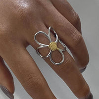 Elegant Two-Tone Daisy Flower Ring with Gold-Toned Center – Floral Inspired Jewelry - Store 42