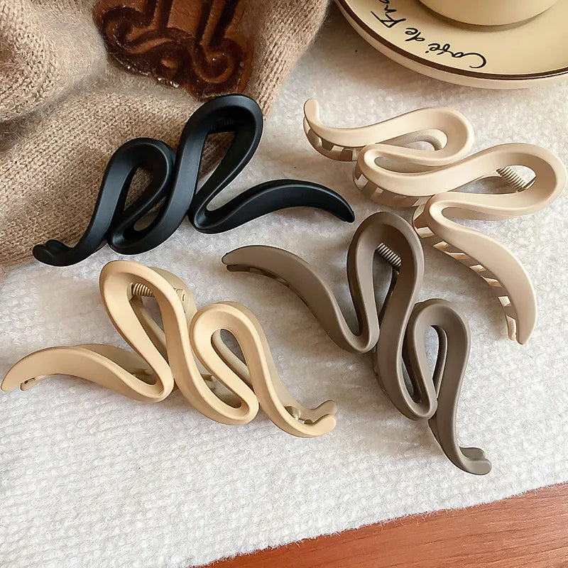 Stylish Alloy Acrylic Hair Claw Clip - 5.2 In Long, Perfect for All Hairstyles