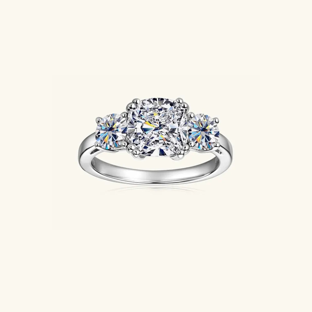 Stunning 3.5 Carat Moissanite Ring in 925 Sterling Silver with VVS1 Clarity and D Color Grade