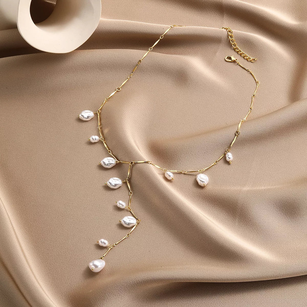 Elegant 18K Gold-Plated Synthetic Pearl Necklace with Adjustable Chain - Trendy Fashion Jewelry
