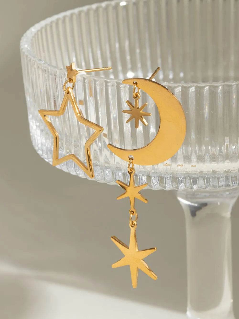 18K Gold-Plated Dangle Earrings with Moon and Star Design - Stylish and Unique Jewelry - Store 42
