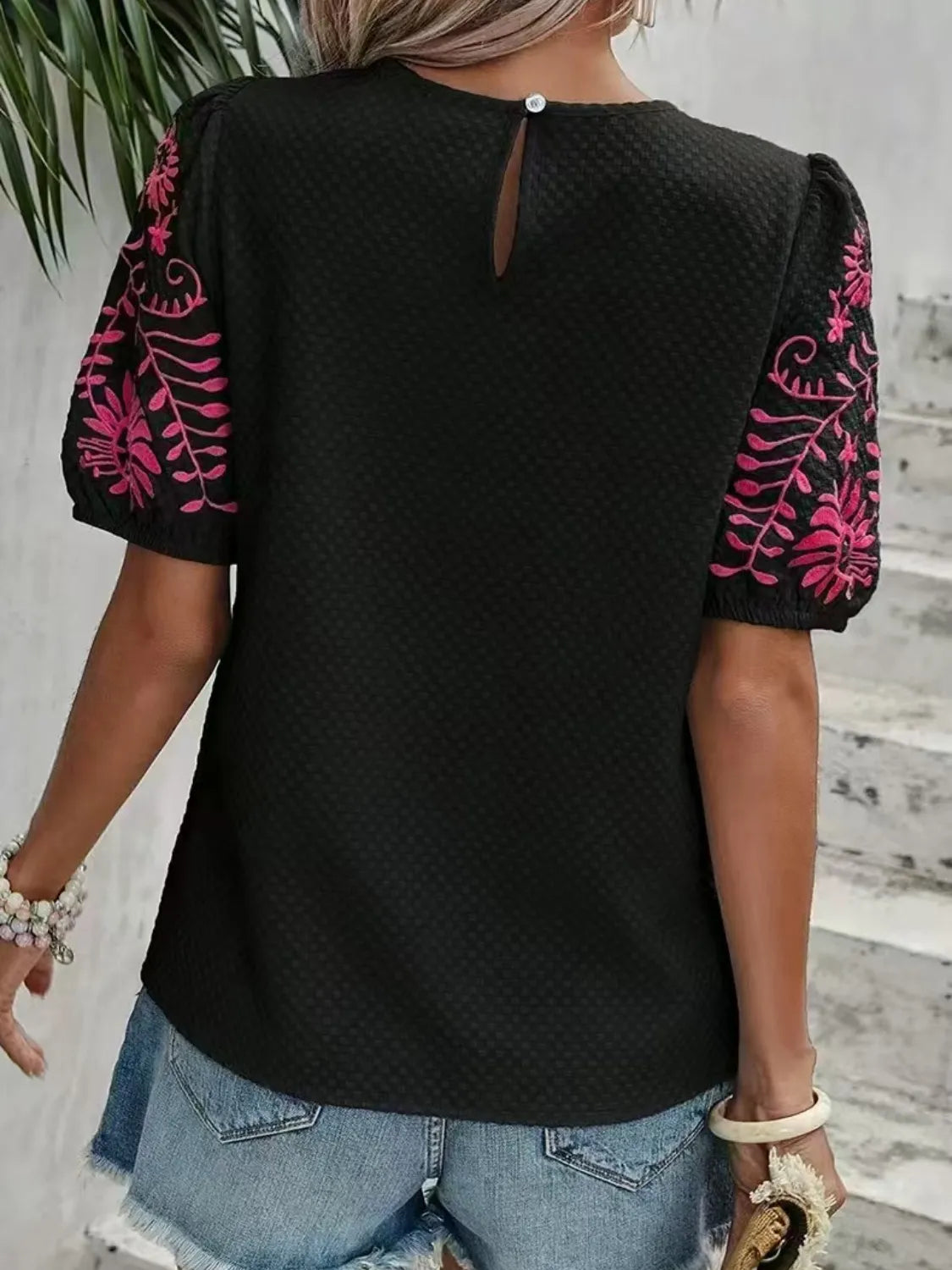 Stylish Embroidered Round Neck Short Sleeve Blouse in 100% Polyester - Perfect for Any Occasion