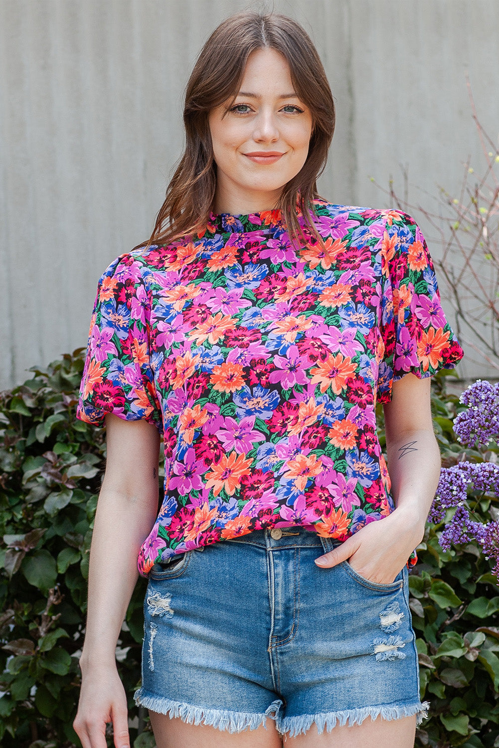 Chic Floral Print Puff Sleeve Blouse with Ruffle Neckline for Casual Summer Style