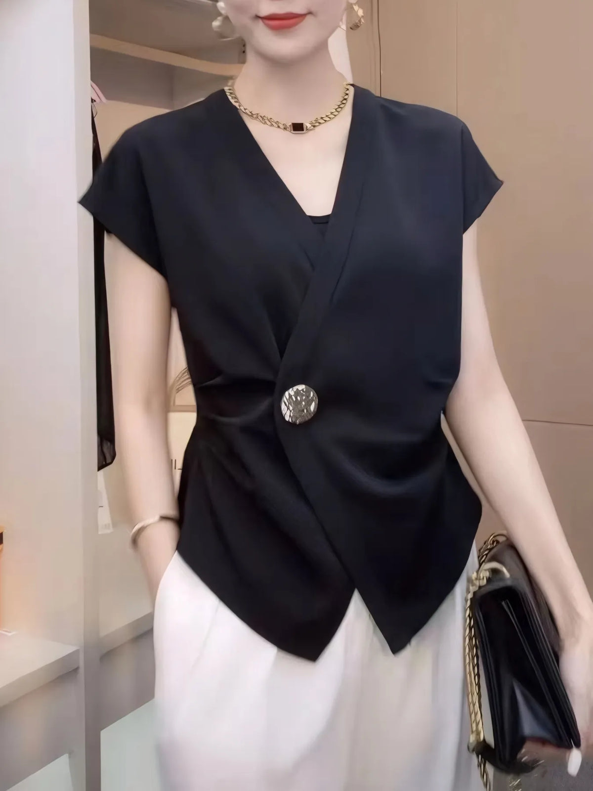 Black / M