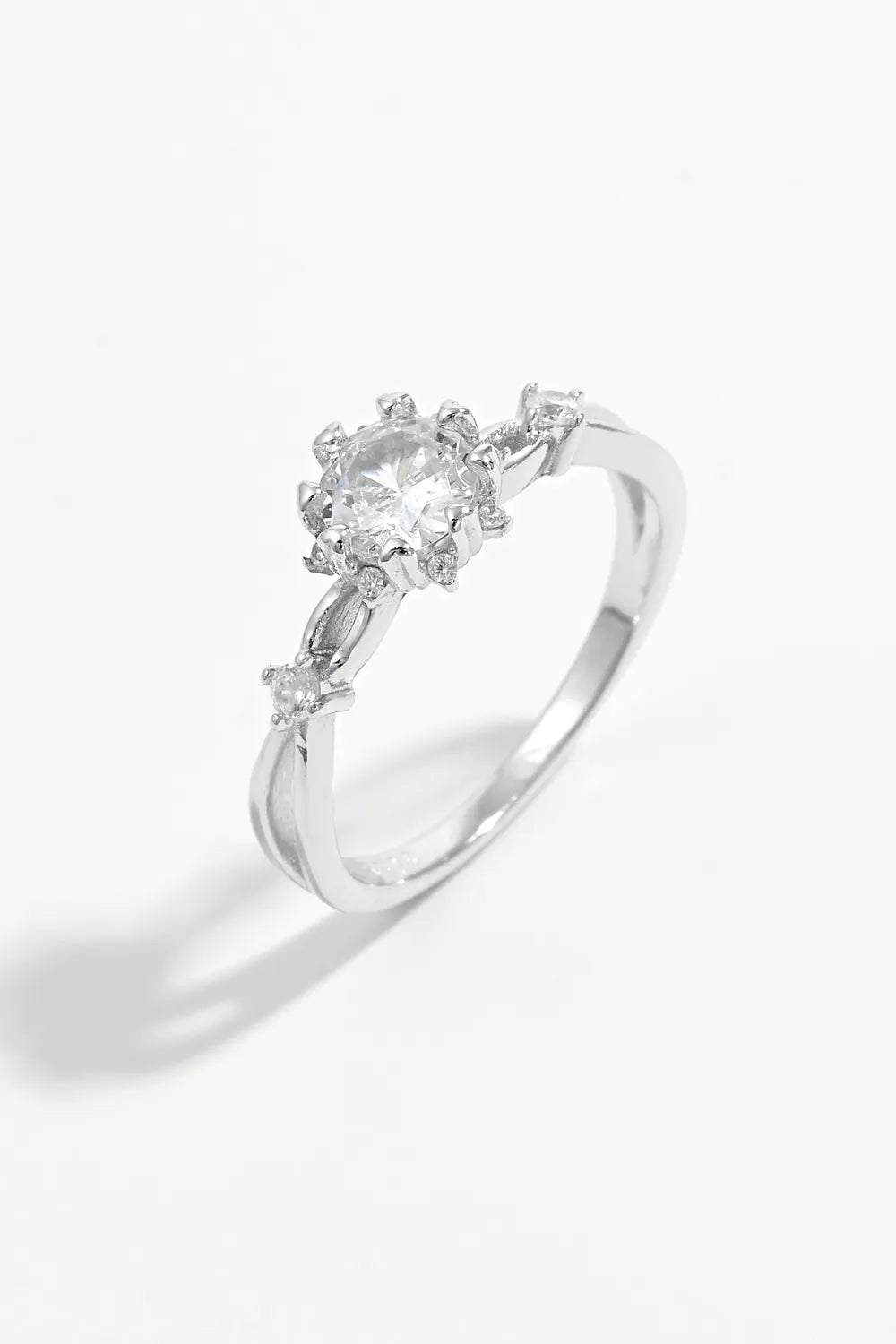 925 Sterling Silver Zircon Ring with Platinum-Plating - Elegant Inlaid Design
