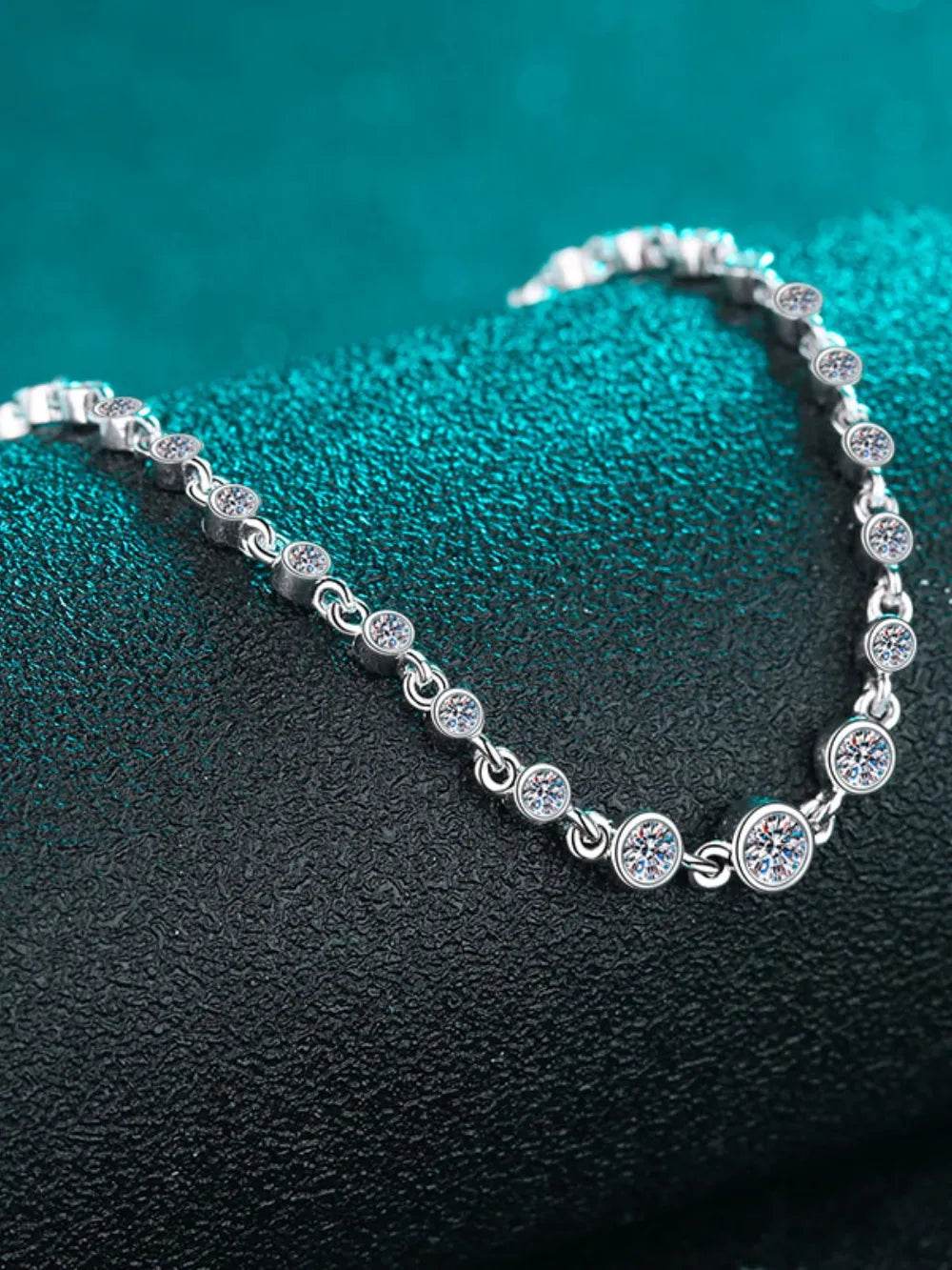 Elegant 925 Sterling Silver Moissanite Bracelet - 0.87 Carat, Platinum-Plated Charm - Store 42