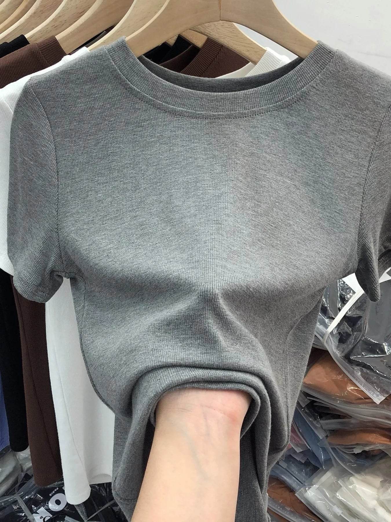 Slightly Stretchy 100% Polyester Crew Neck Short Sleeve T-Shirt for Everyday Comfort