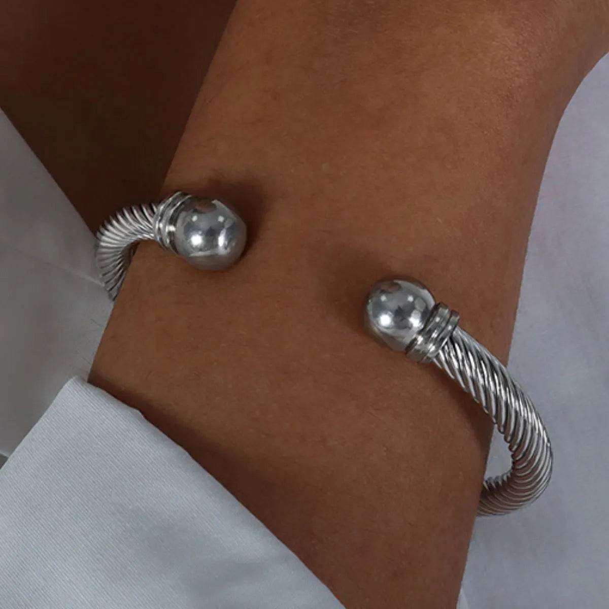 18K Gold-Plated Stainless Steel Twisted Cable Cuff Bracelet - Stylish and Durable Design - Store 42
