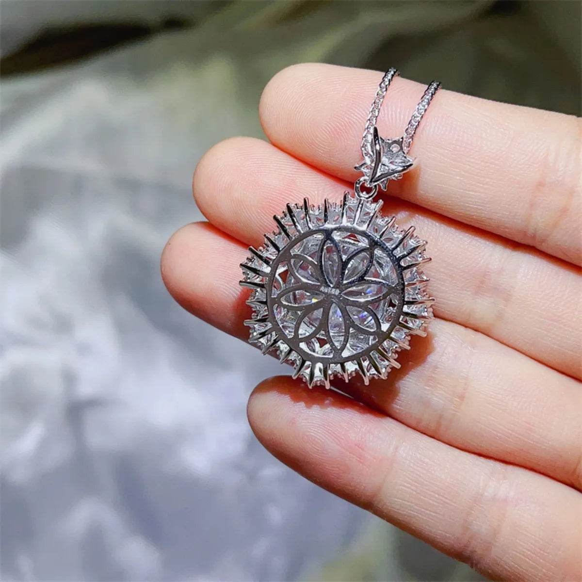 10 Carat Moissanite Necklace in 925 Sterling Silver with Certificate of Authenticity - Store 42