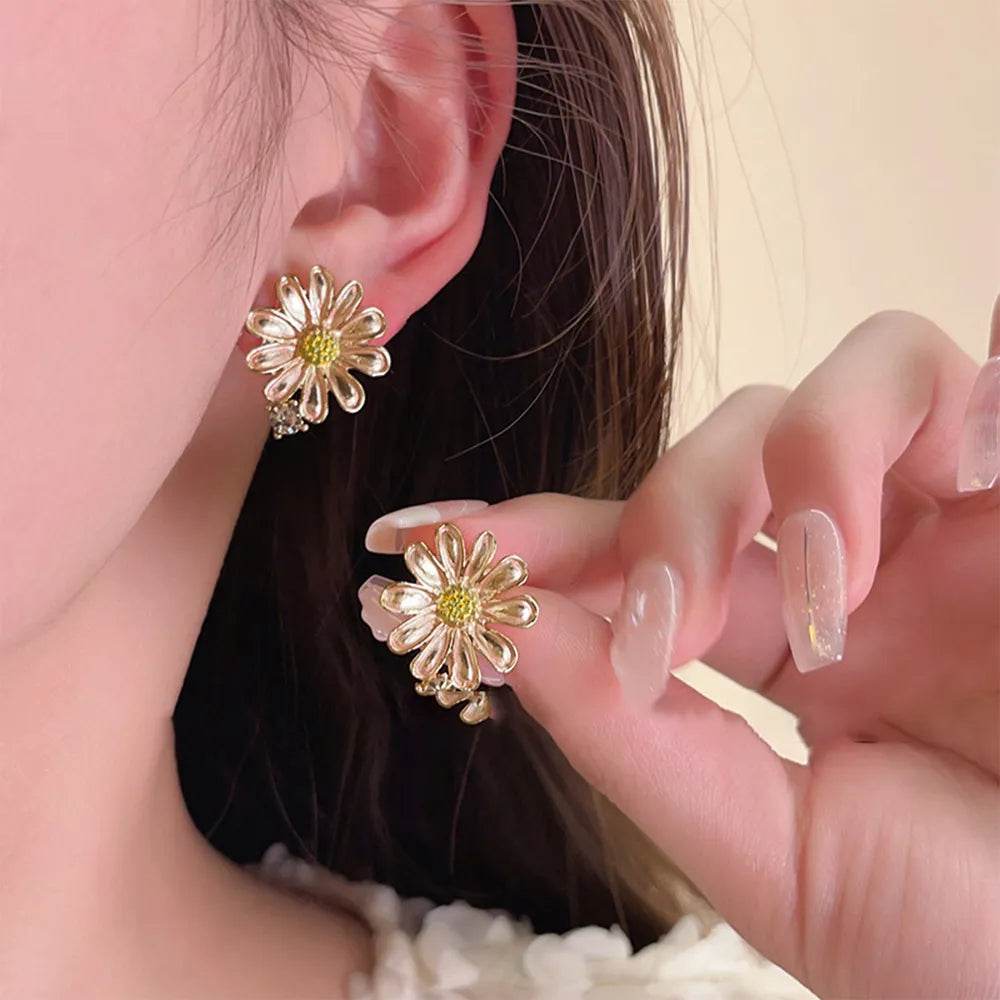 Elegant Alloy Drip Oil Flower Stud Earrings with Rhinestone - 925 Silver Needle - Lightweight