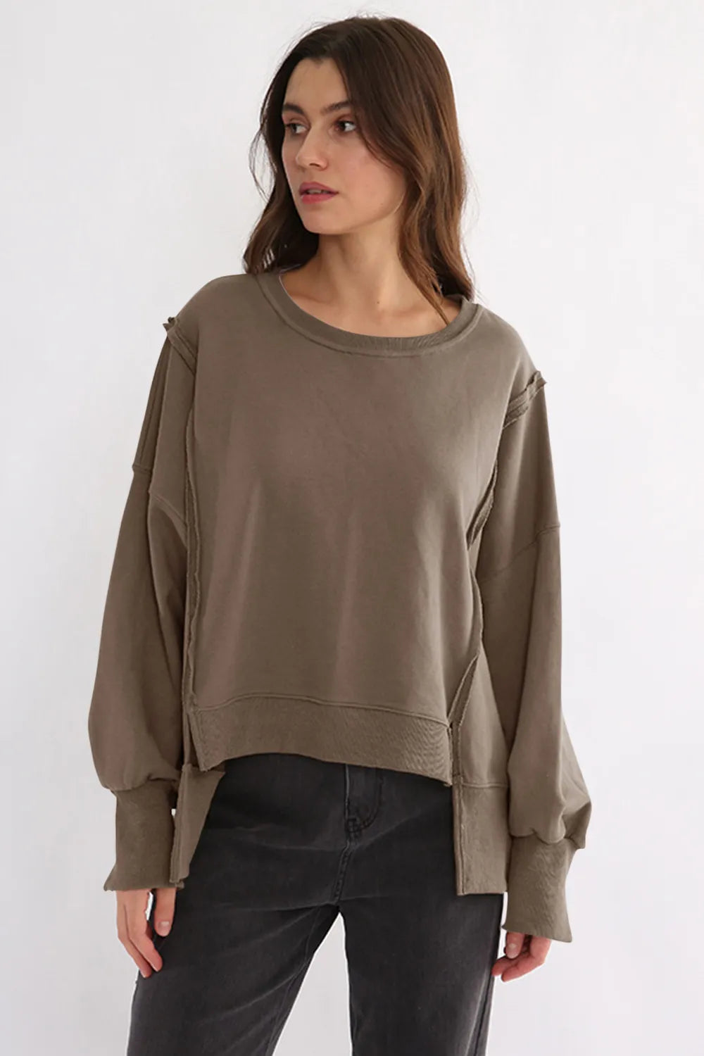 High-Low Exposed Seam Long Sleeve Sweatshirt in 100% Cotton - Stylish & Slightly Stretchy