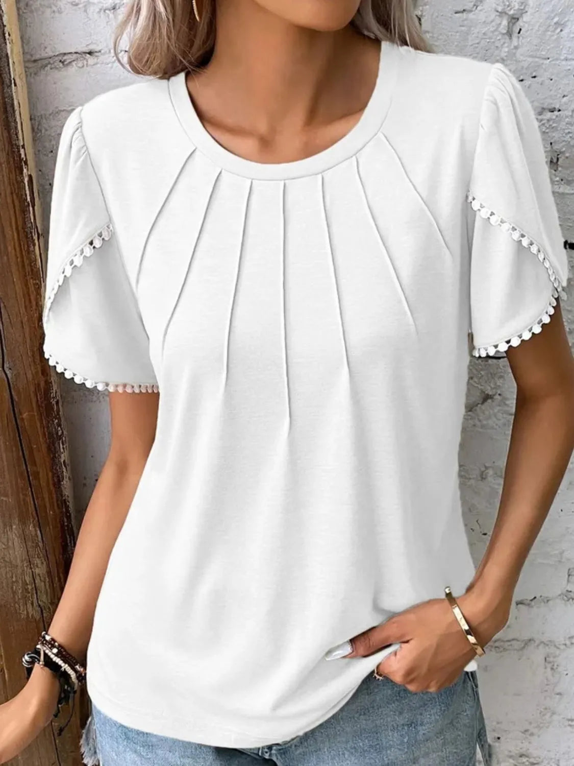 White / S