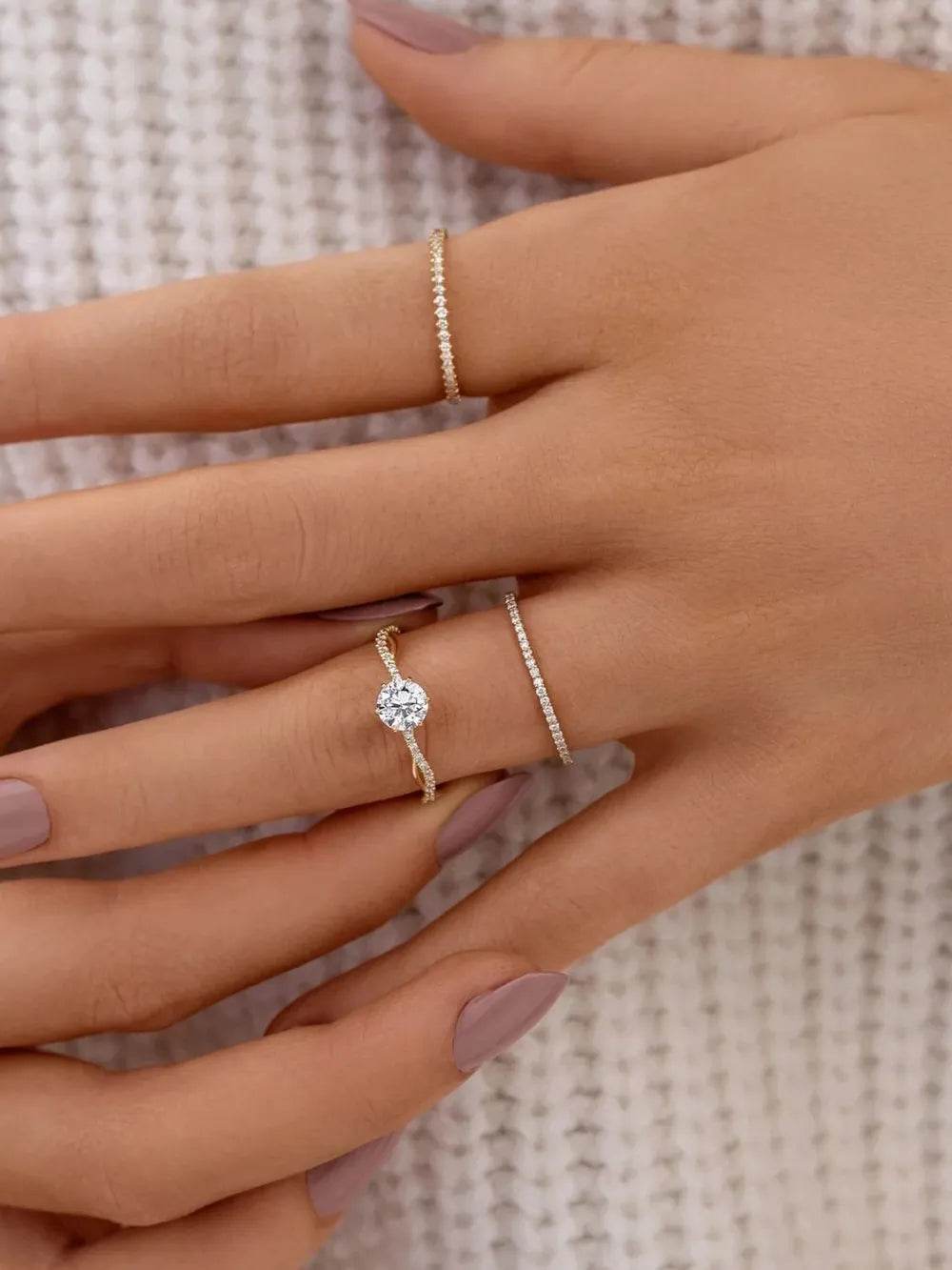 Elegant 925 Sterling Silver Ring with Inlaid Zircon – Luxury and Versatility for Every Occasion