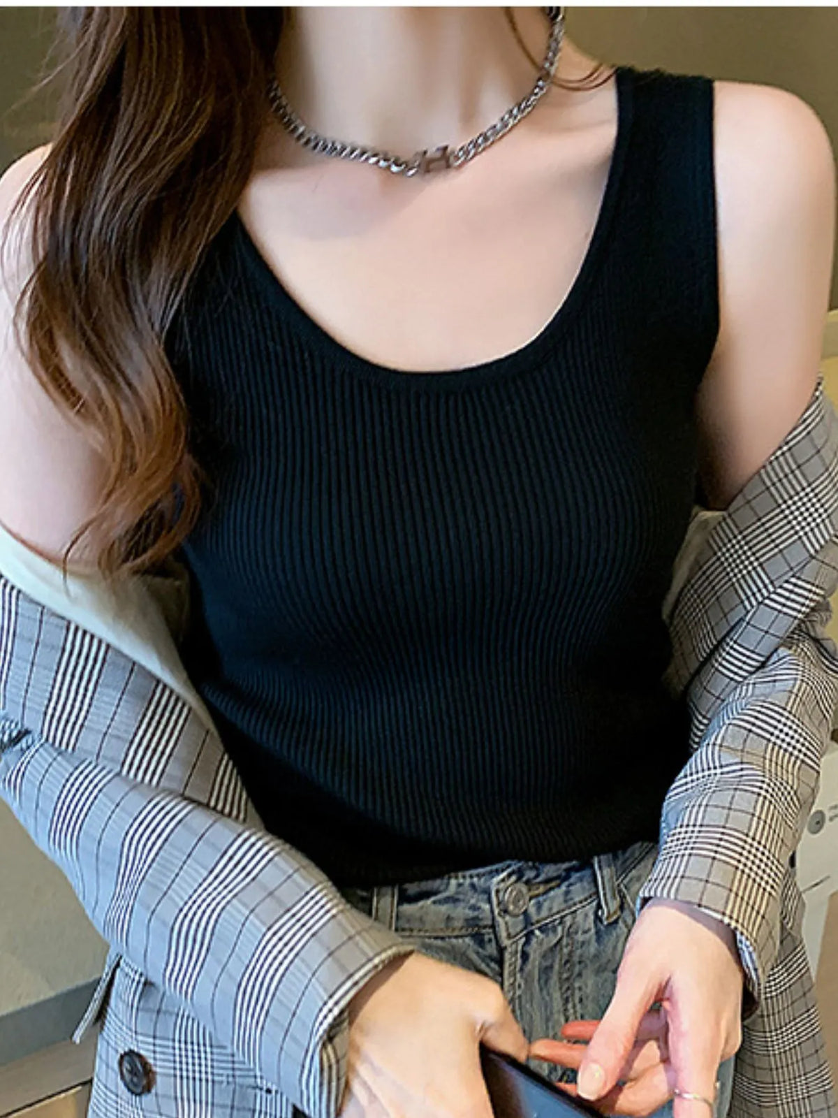 Black / M