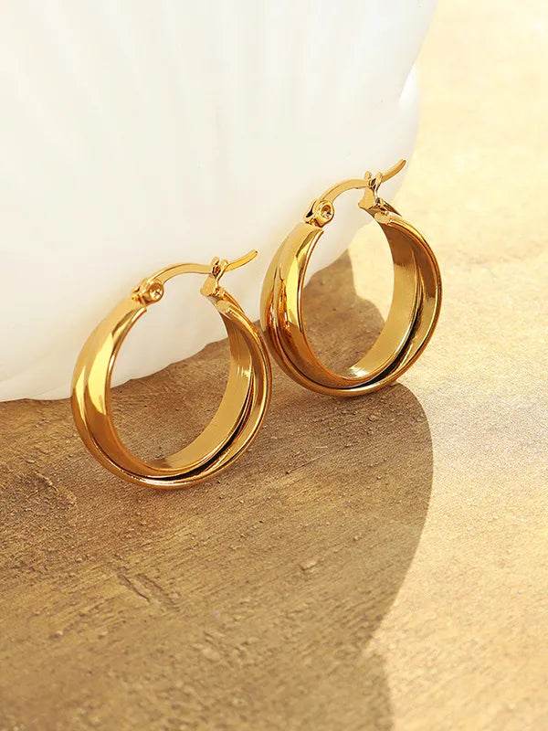 Elegant 18K Gold-Plated Titanium Steel Huggie Earrings for Timeless Style and Durability
