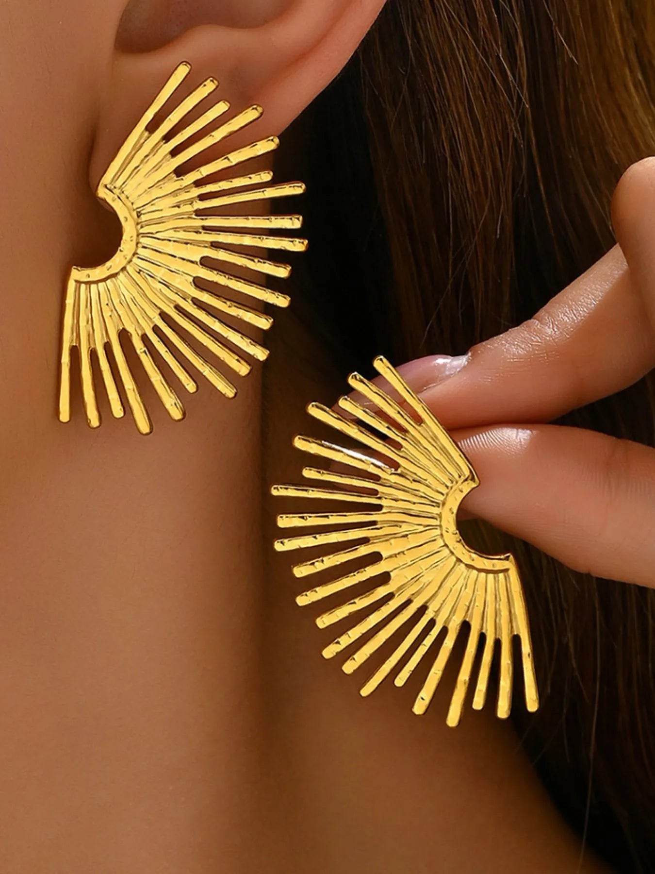 Elegant 18K Gold-Plated Stainless Steel Sunburst Earrings - Dazzling Fashion Statement