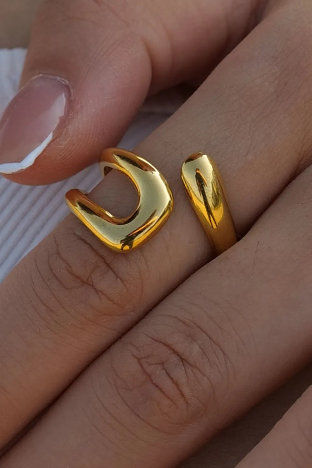 18K Gold-Plated Twisted Open Ring in Geometric Design - Adjustable & Minimalist Elegance