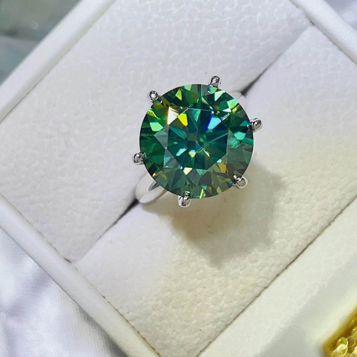 10 Carat Moissanite Engagement Ring in 925 Sterling Silver with Certificate & Matching Box - Store 42