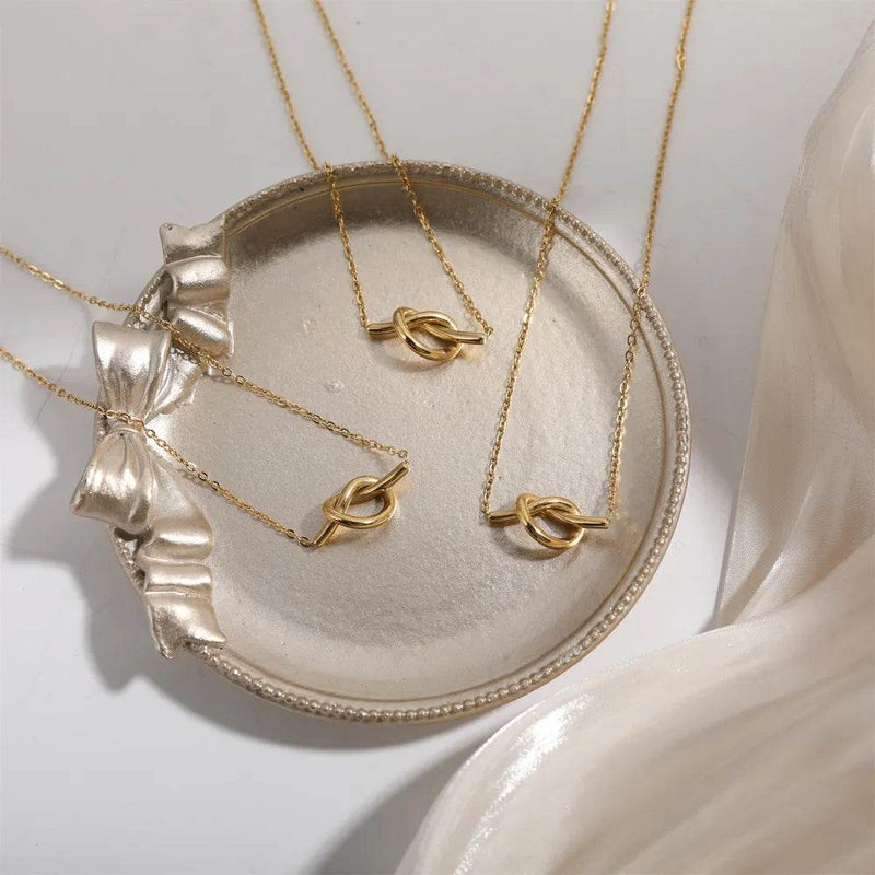 Elegant 18K Gold-Plated Knotted Necklace in Titanium Steel - Stylish Accessory for Any Occasion
